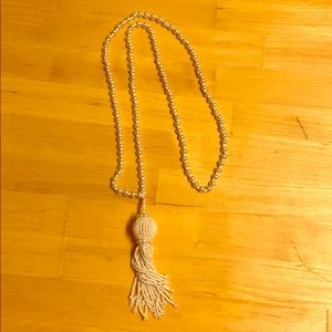 Faux pearls necklace